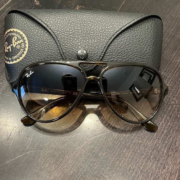Bran new Ray-ban 4125 - Picture 1 of 4